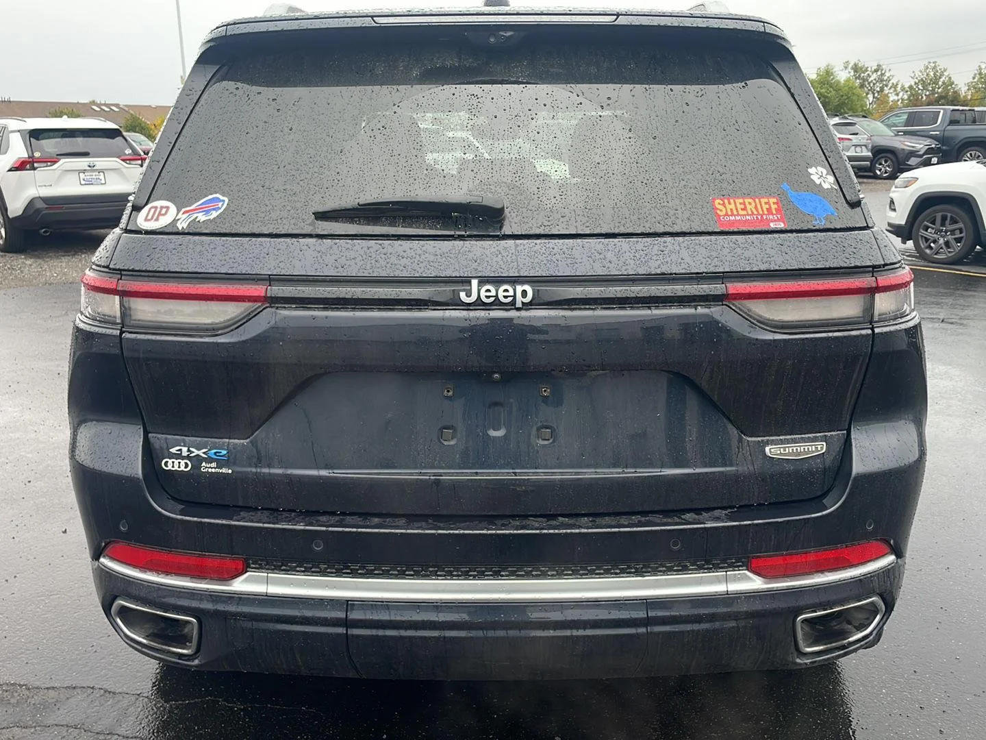 Used 2022 Midnight Sky Jeep Summit Reserve image 9