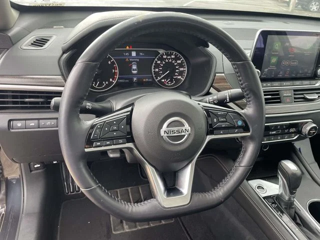 Used 2019 Blue Nissan 2.5 Platinum image 14