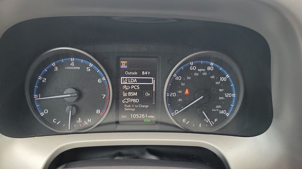 2018 Toyota RAV4 XLE - Photo 23