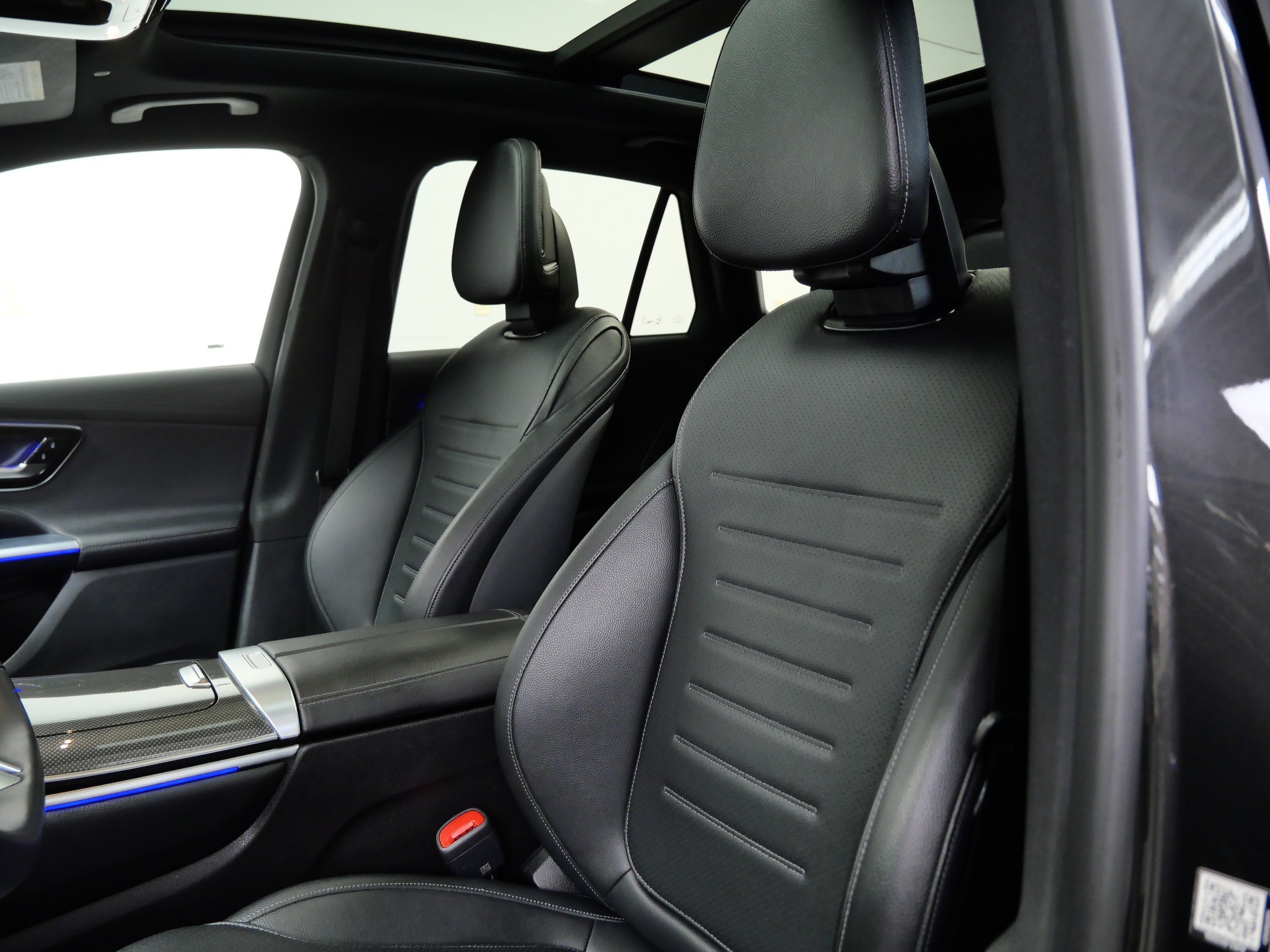 Used 2023 Graphite Grey Metallic Mercedes-Benz GLC 300 image 13