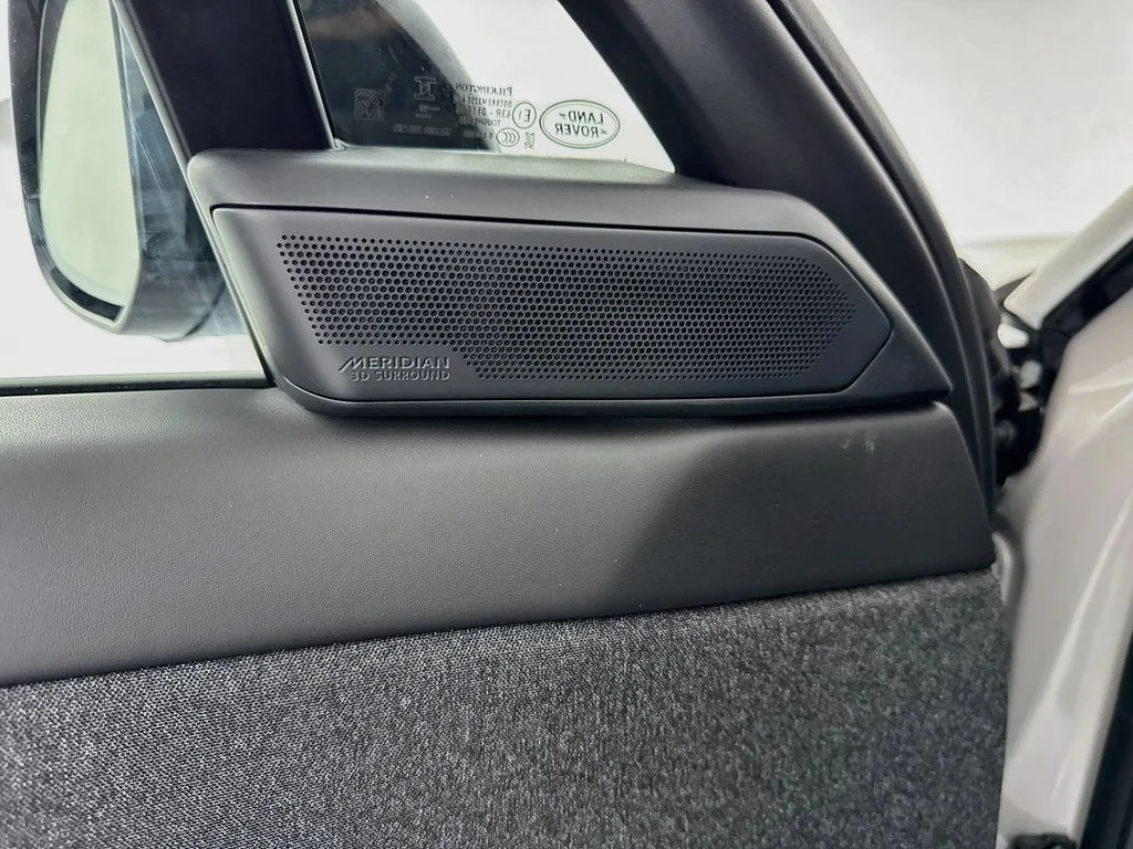 New 2026 Borasco Grey Land Rover Dynamic SE image 19