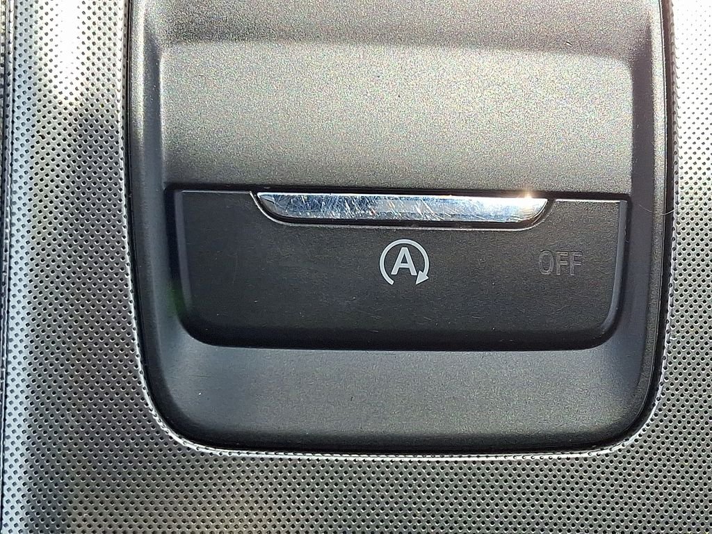 Used 2022  Ford SEL image 23