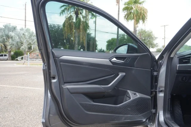 Used 2020 GREY Volkswagen S image 14