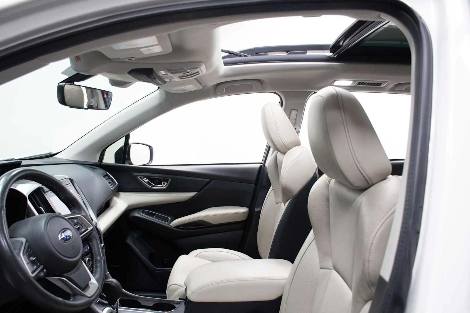 Used 2020 Crystal White Pearl Subaru Limited image 11