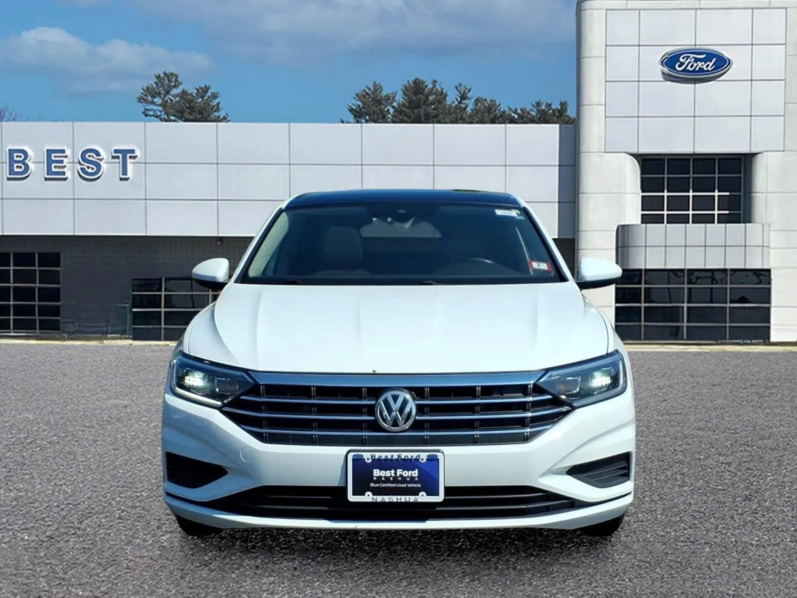 Used 2019 Pure White Volkswagen SEL image 10