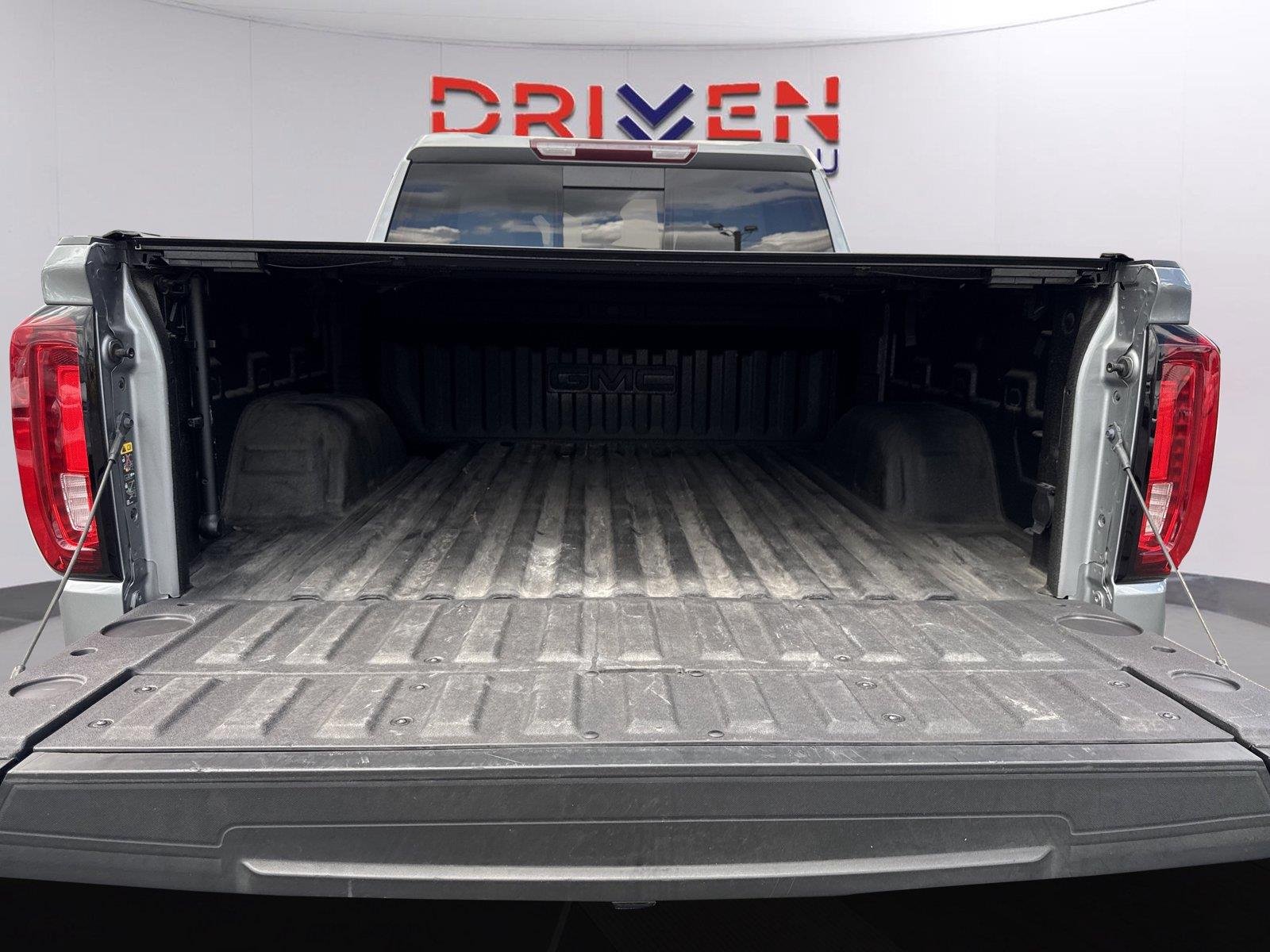 Used 2023 STERLING METALLIC GMC SLT image 33