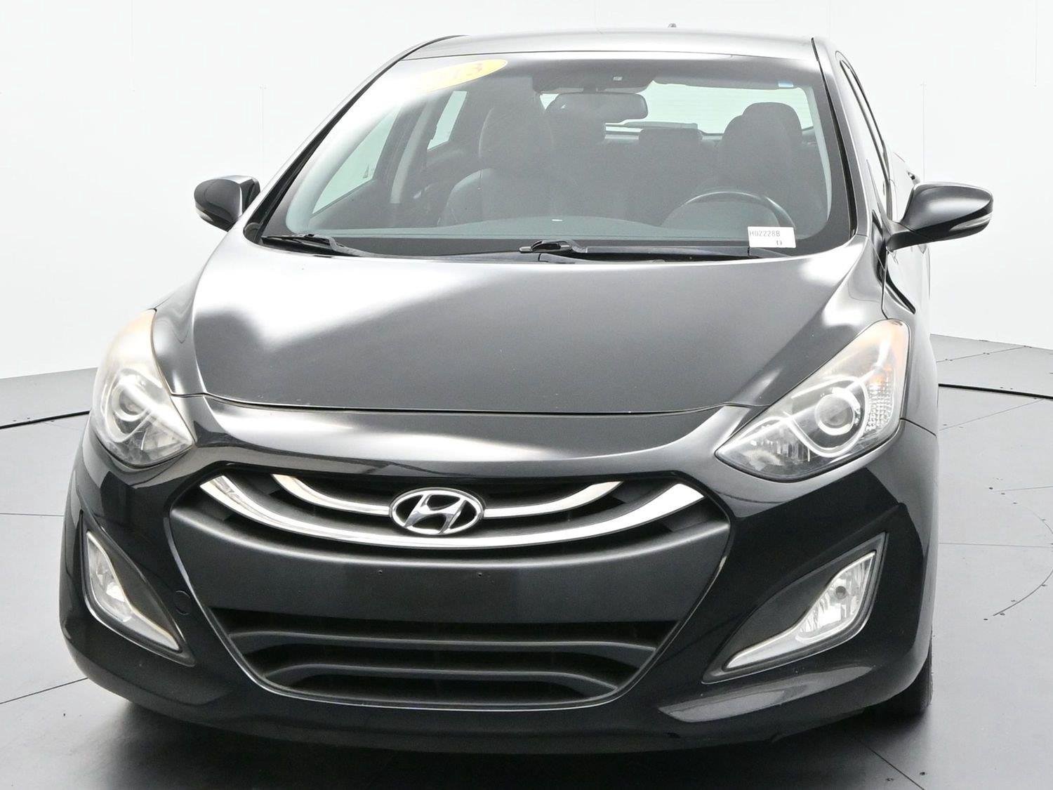 Used 2013 Black Noir Pearl Hyundai 5dr HB Auto PZEV image 2