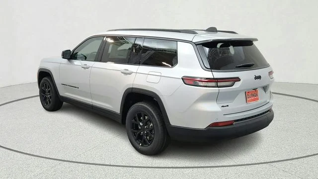 New 2026 Silver Zynith Exterior Paint Jeep Altitude image 6