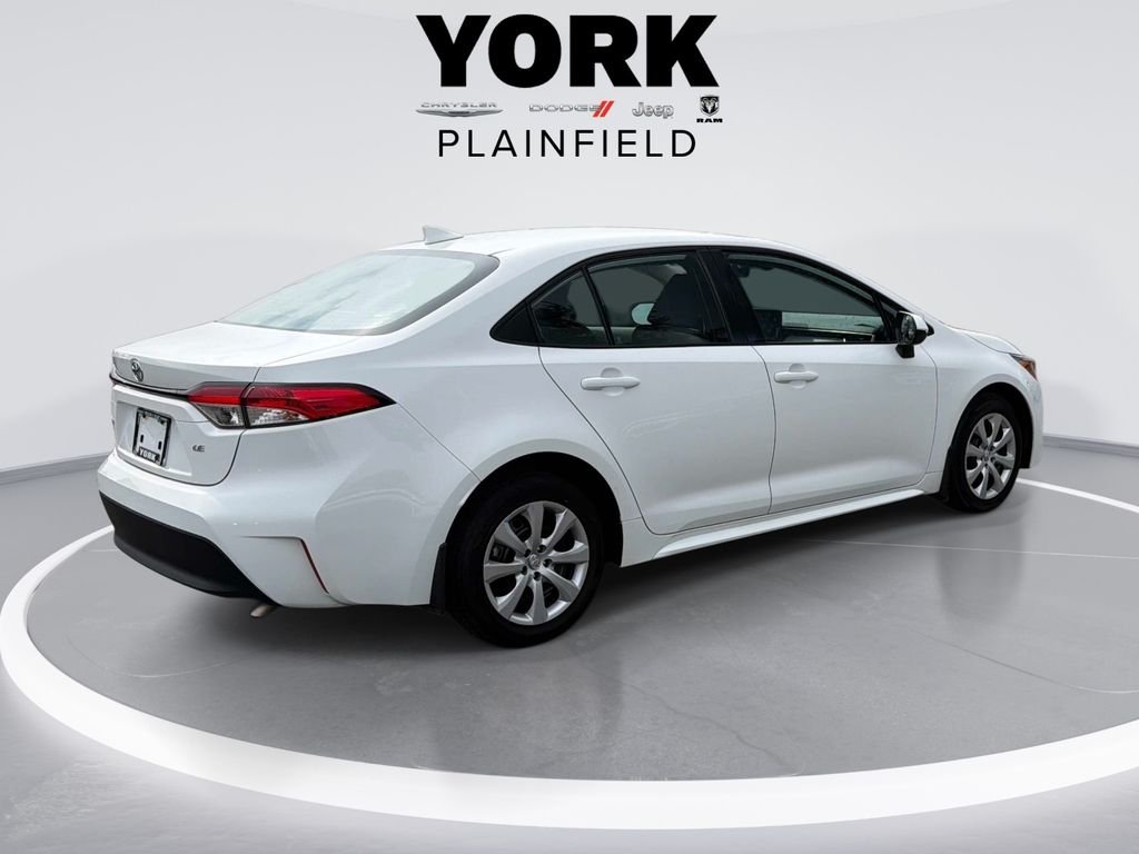 Used 2025 White Toyota LE image 5