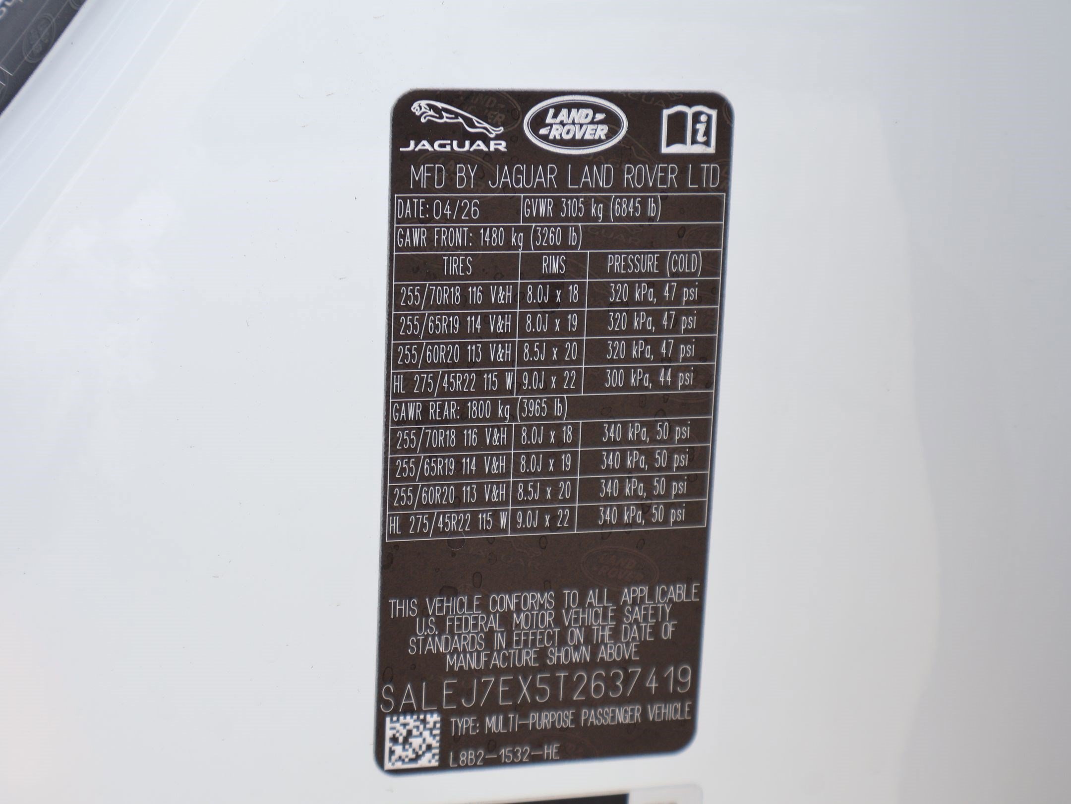 New 2026 Fuji White LAND ROVER P300 S image 18