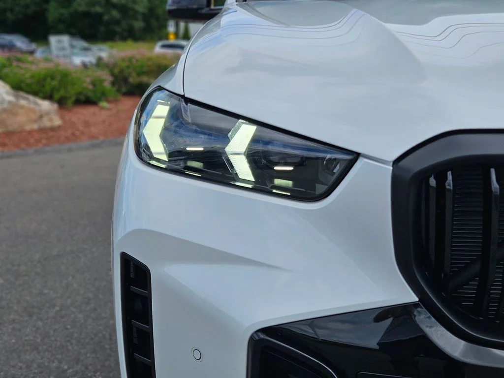 Used 2026 Mineral White Metallic BMW M60i image 9