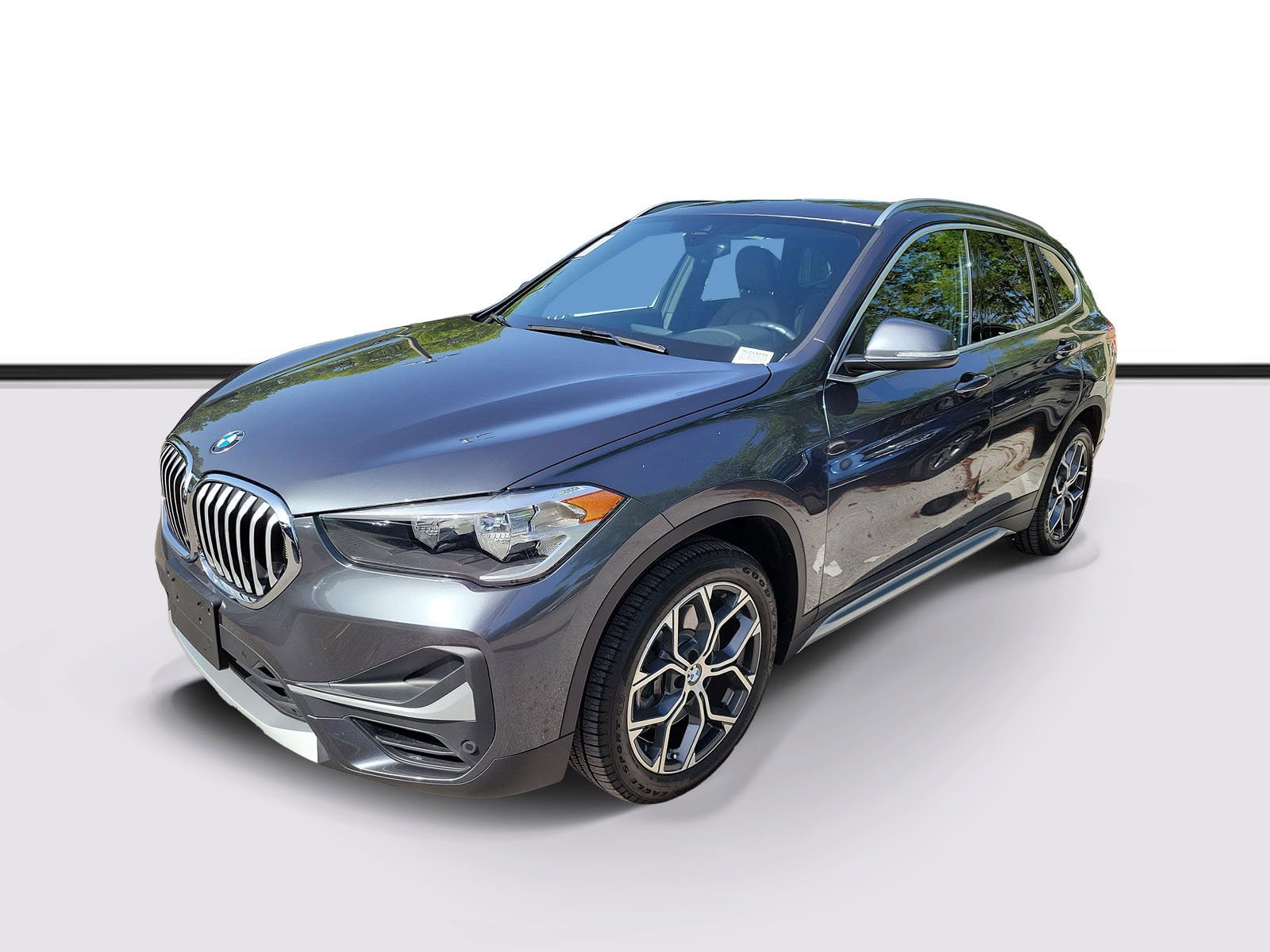 Used 2021 Mineral Gray Metallic BMW sDrive28i image 2