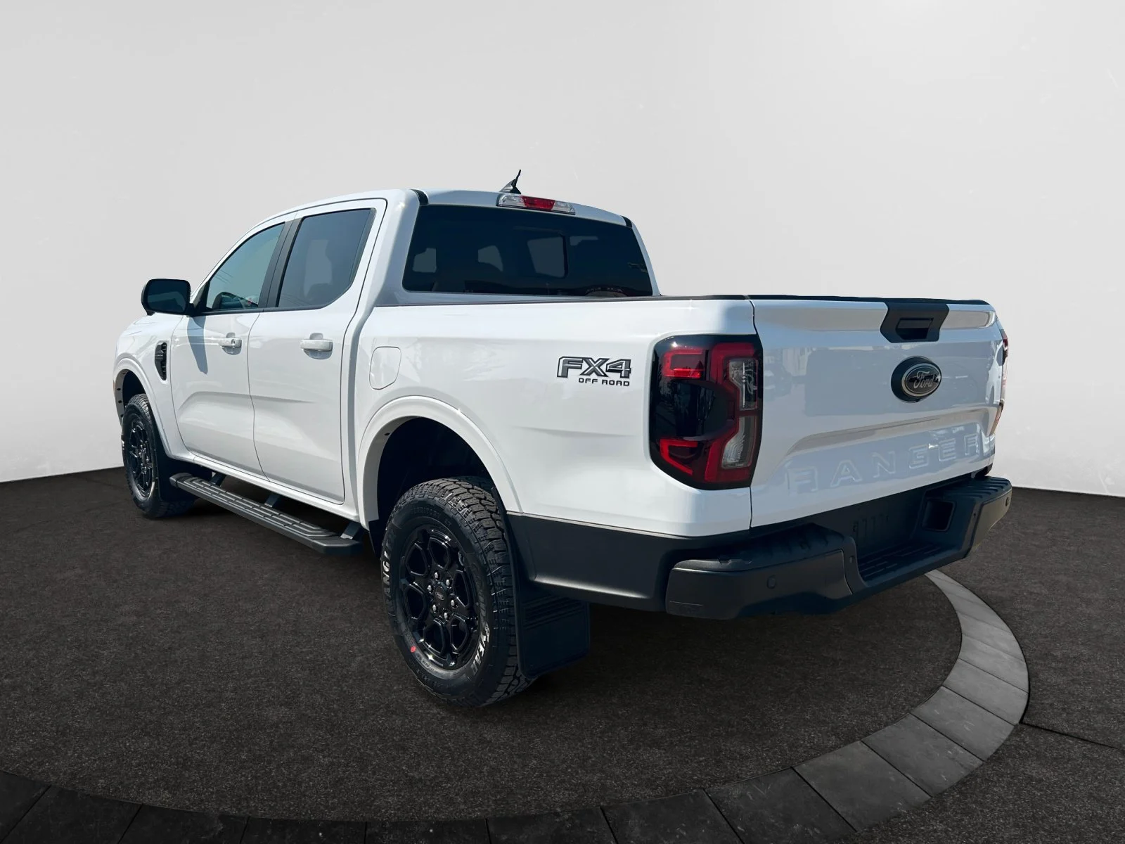 New 2026 Oxford White Ford Lariat image 3