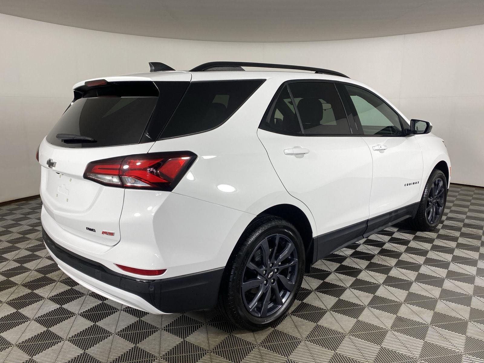 Used 2024 Summit White Chevrolet RS image 7