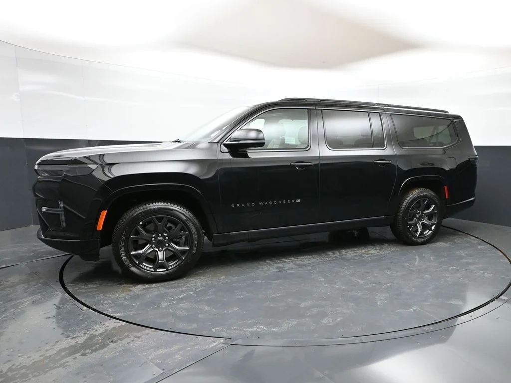 New 2026 High Gloss Black Exterior Paint Jeep Limited Altitude image 7