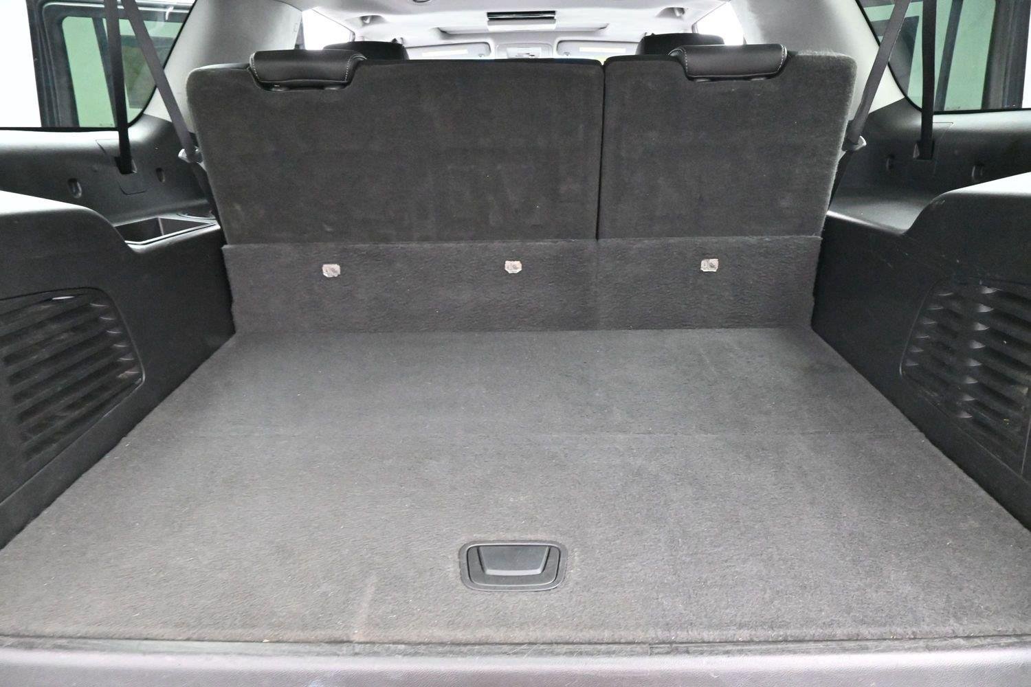 Used 2018 TUNGSTEN METALLIC Chevrolet LT image 9