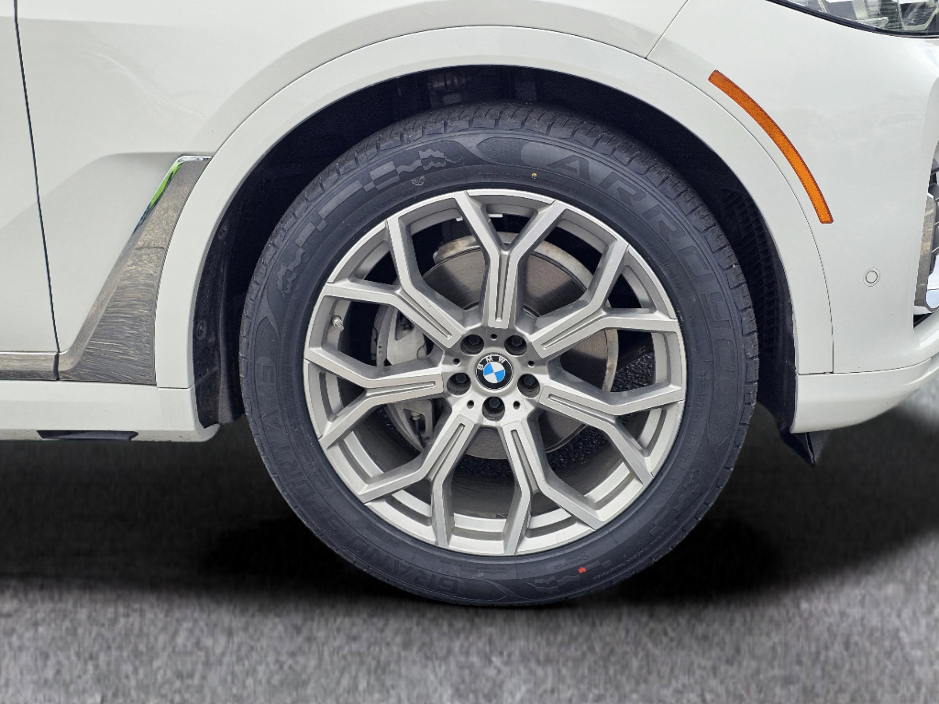 Used 2019 Alpine White BMW xDrive40i image 6