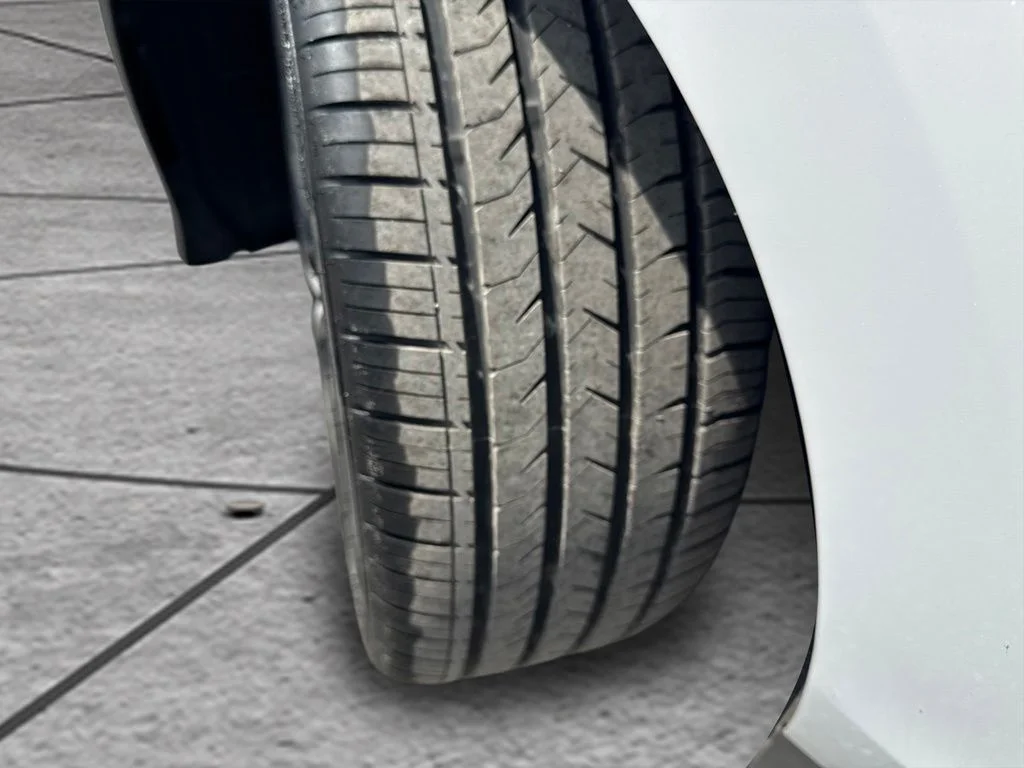 Used 2025 White Hyundai SEL image 34