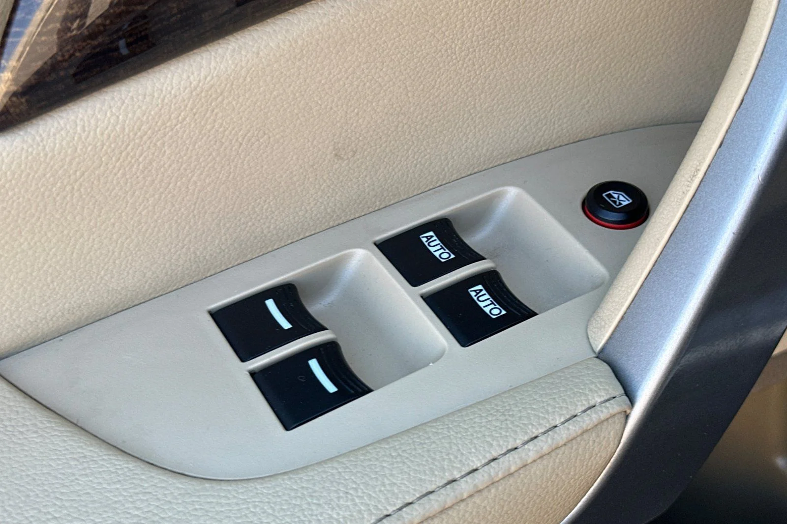 Used 2012  Acura Technology image 11