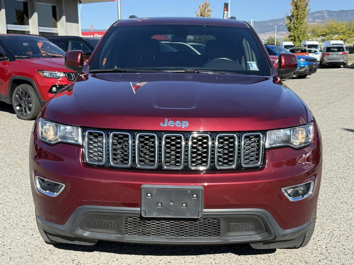 Used 2018 Red Jeep Laredo 4wd image 2