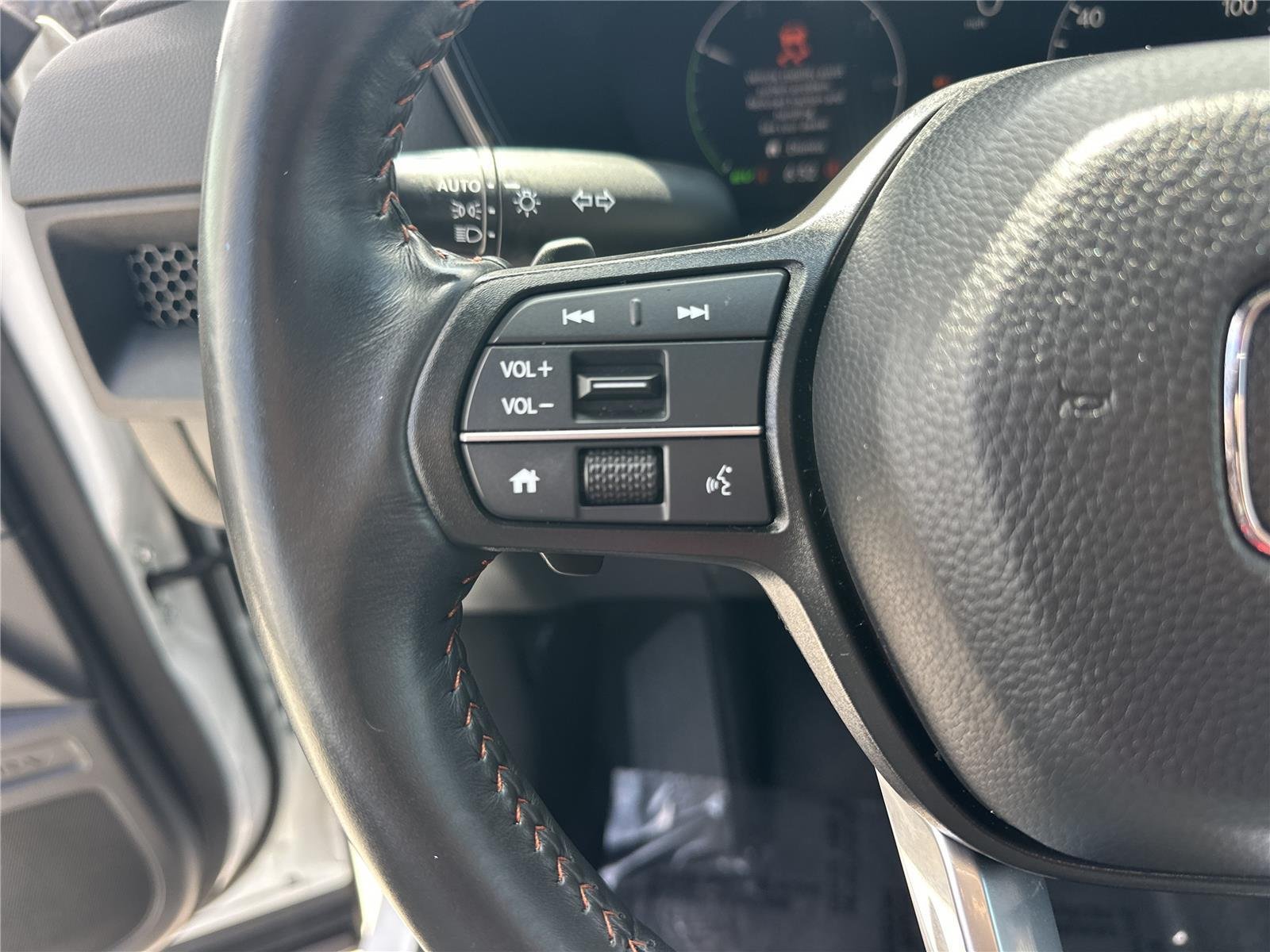 Used 2024 Platinum White Pearl Honda Sport-L image 10