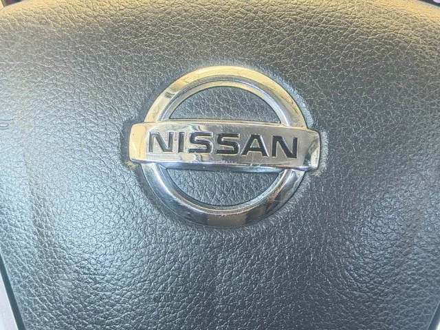 Used 2017 Blue Nissan 1.6 SV image 5