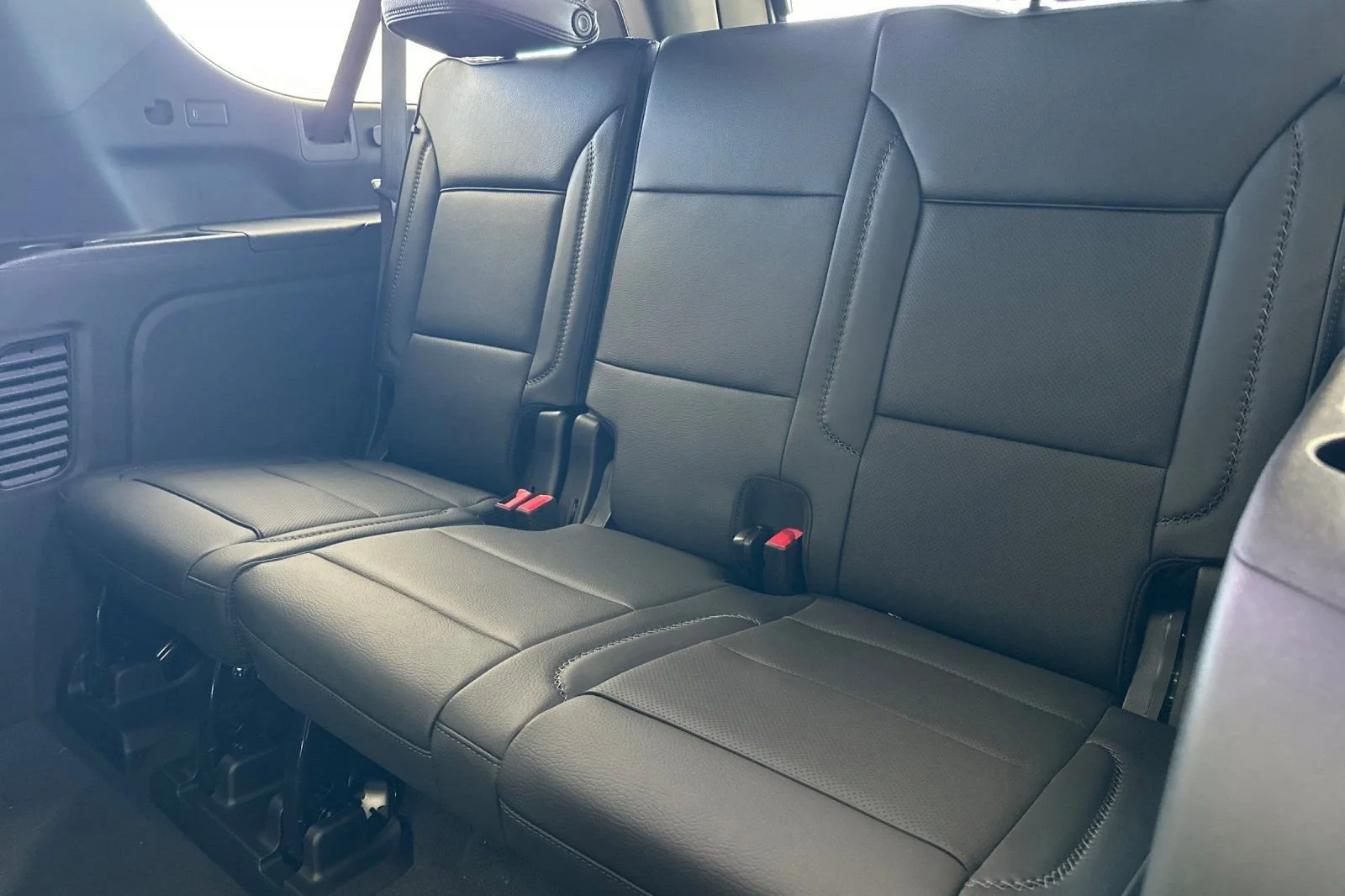 2026 GMC Yukon XL Denali - Photo 16
