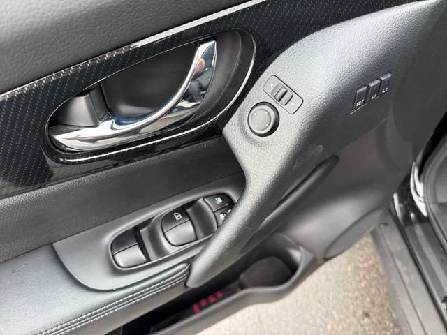 Used 2020 Black Nissan SL Intelligent AWD image 14