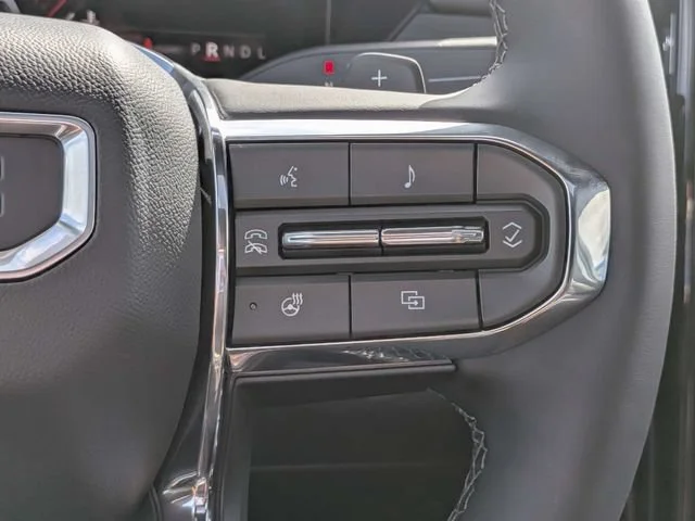 New 2027 Glacier White Tricoat GMC Elevation image 27