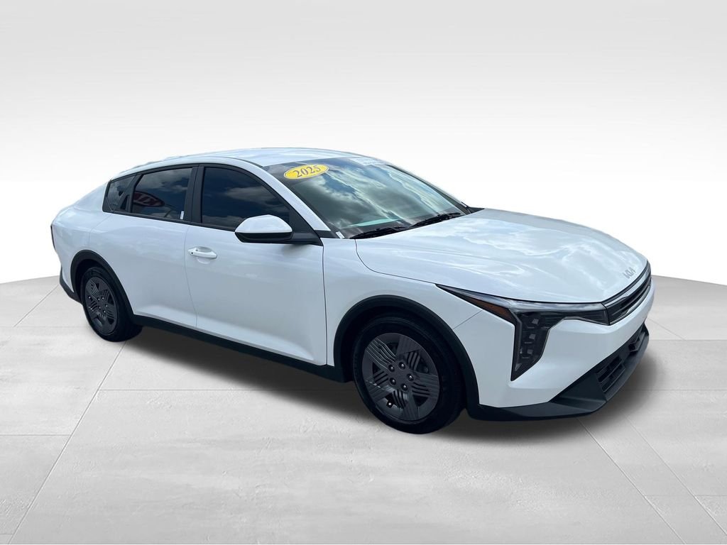 Used 2025 White Kia LX image 7