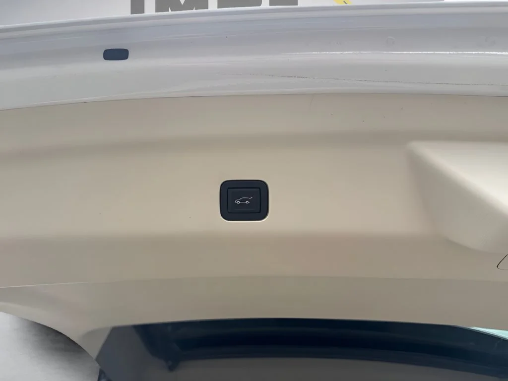 Used 2023 Crystal White Tricoat Cadillac Sport Platinum image 38