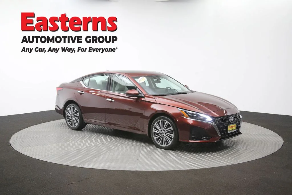 Used 2024 Red Nissan 2.5 SL image 52