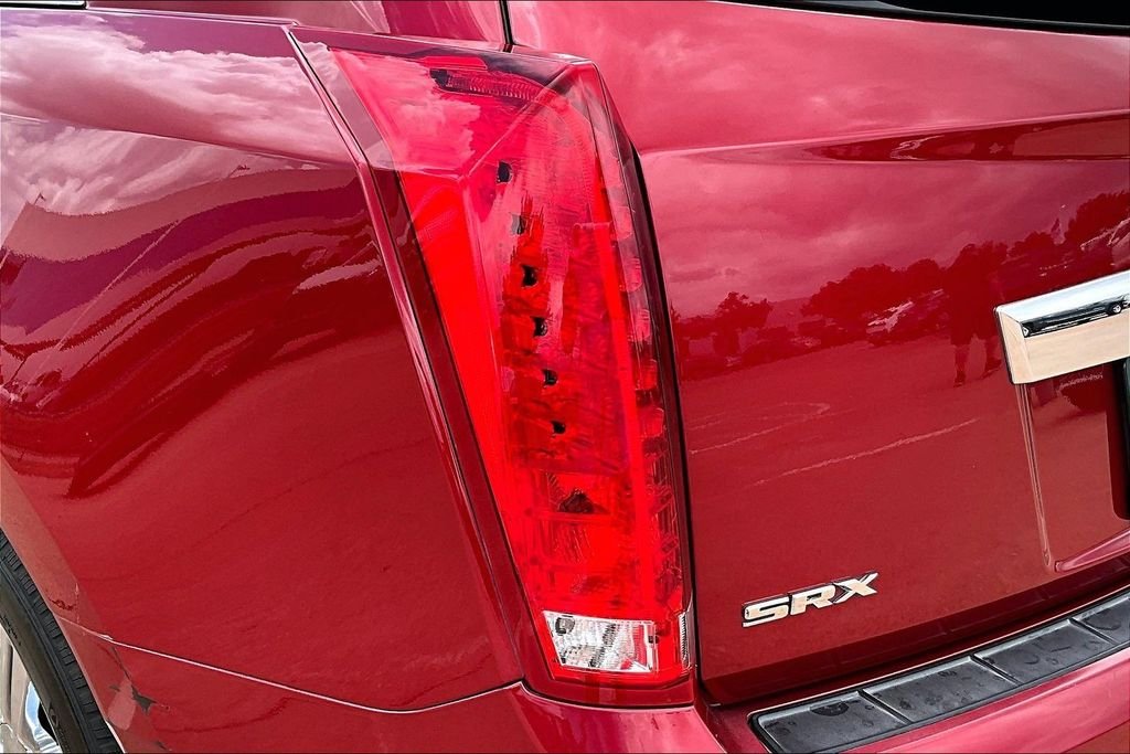 Used 2010 Red Cadillac Luxury image 31