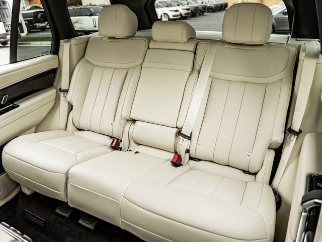 New 2026 Fuji White Land Rover SE image 21