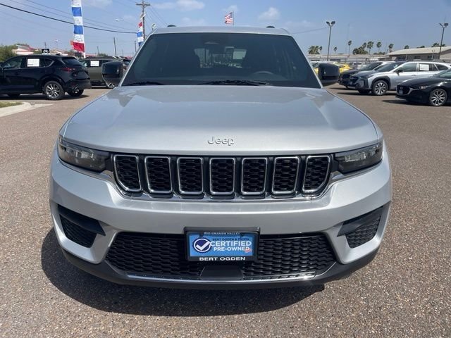 Used 2025 Silver Jeep Laredo image 2