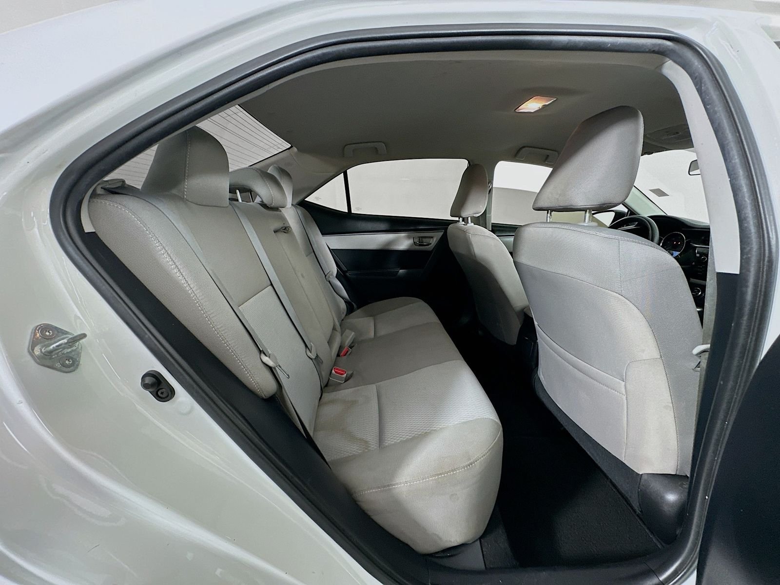 Used 2015 Super White Toyota LE image 25