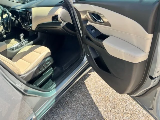 Used 2023 STERLING GRAY METALLIC Chevrolet Premier image 20