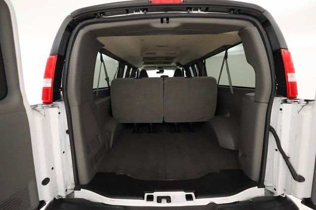 2024 Chevrolet Express Passenger LT - Photo 16