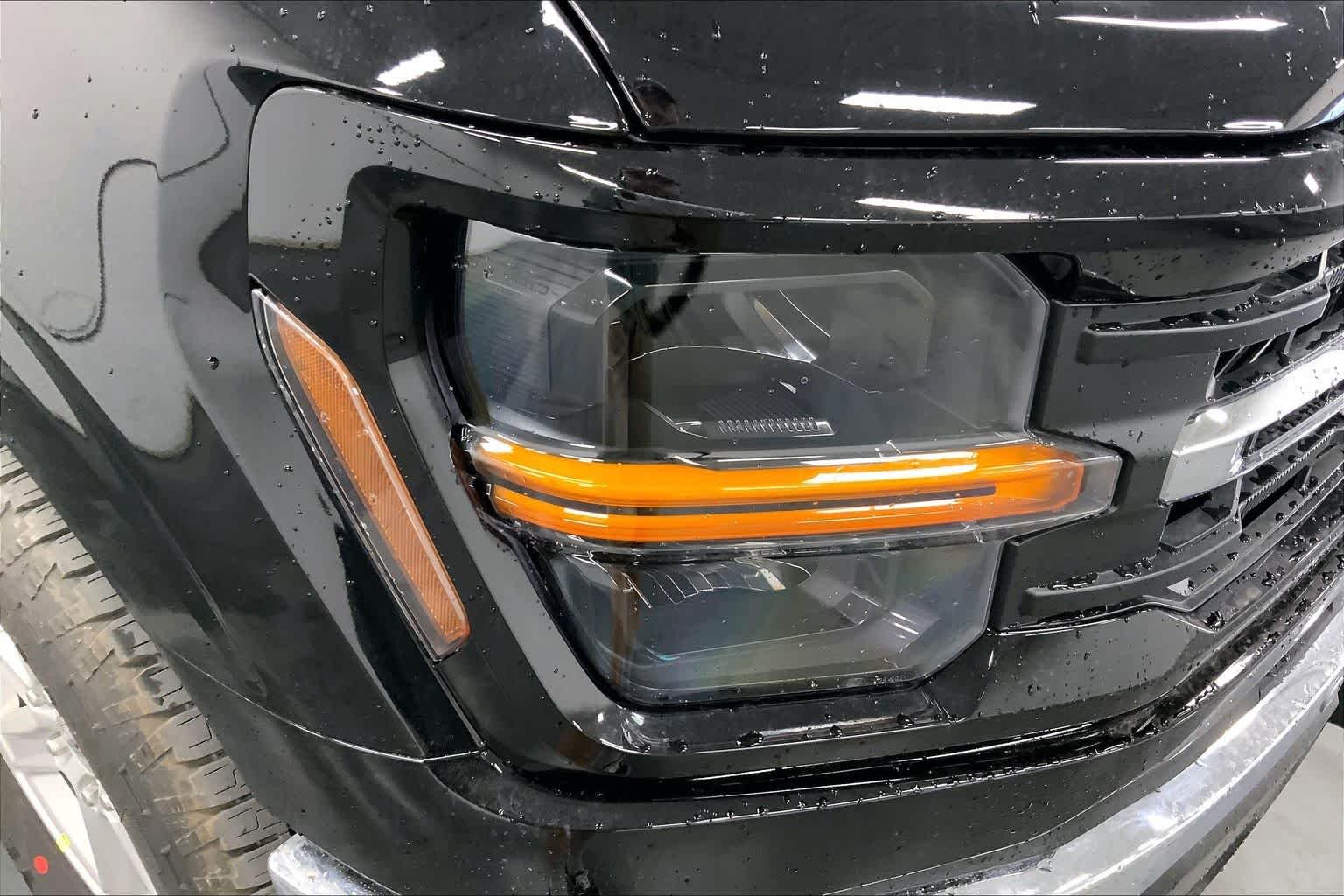 New 2026 Agate Black Metallic Ford XLT image 13