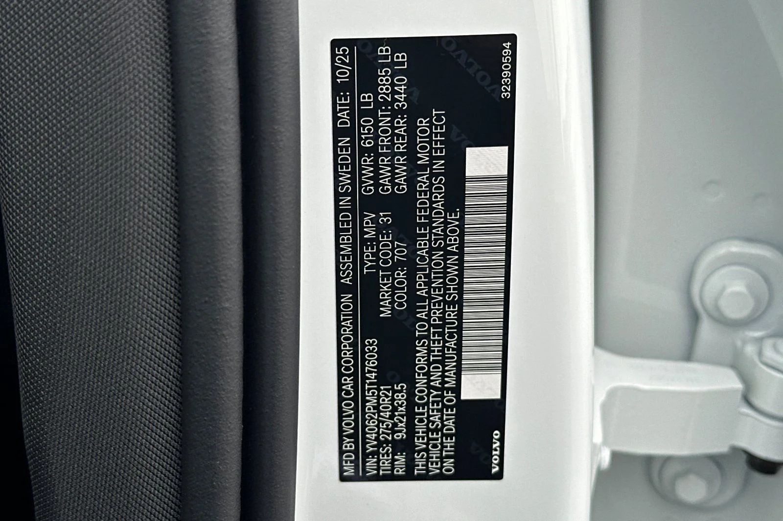 New 2026 Crystal White Volvo B6 Ultra Dark Theme 7-Seater image 26