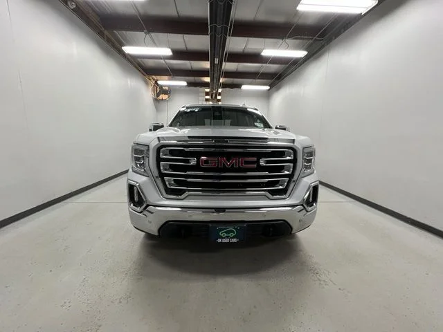 Used 2020 Silver GMC SLT image 3
