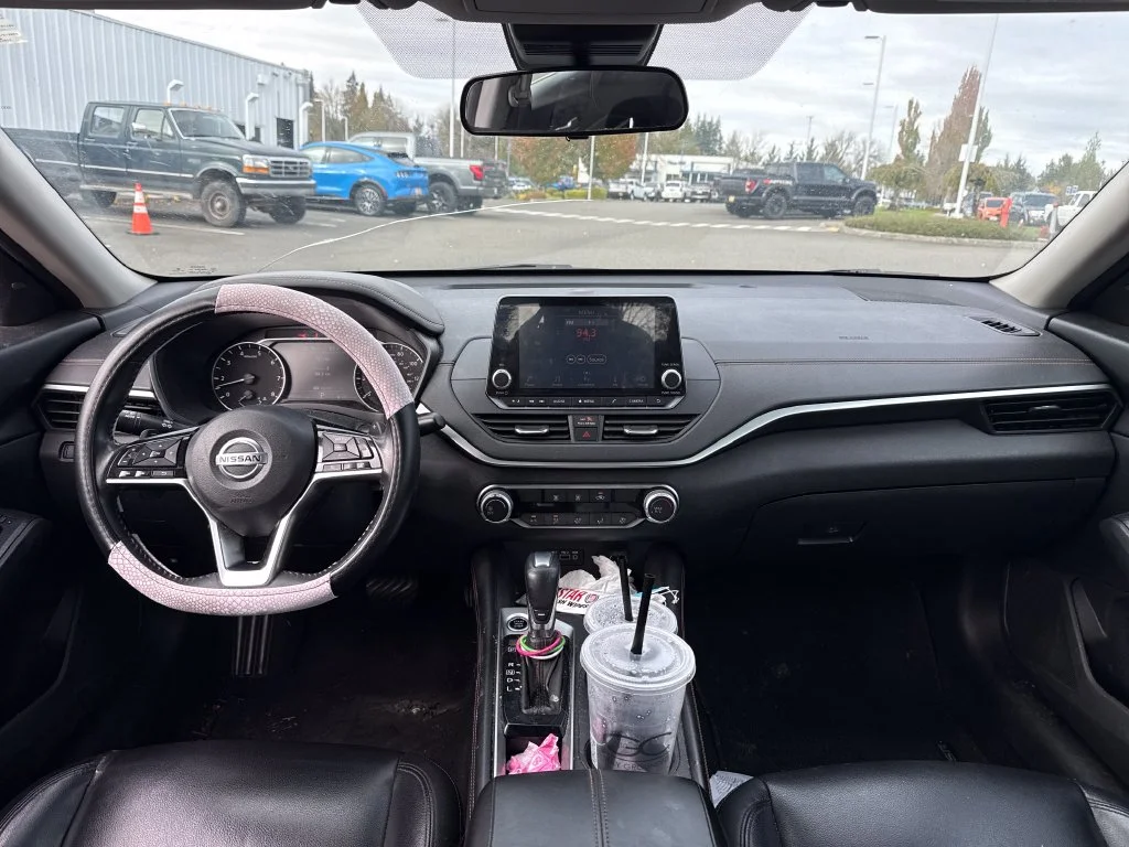 Used 2020 Blue Nissan 2.5 SR image 5