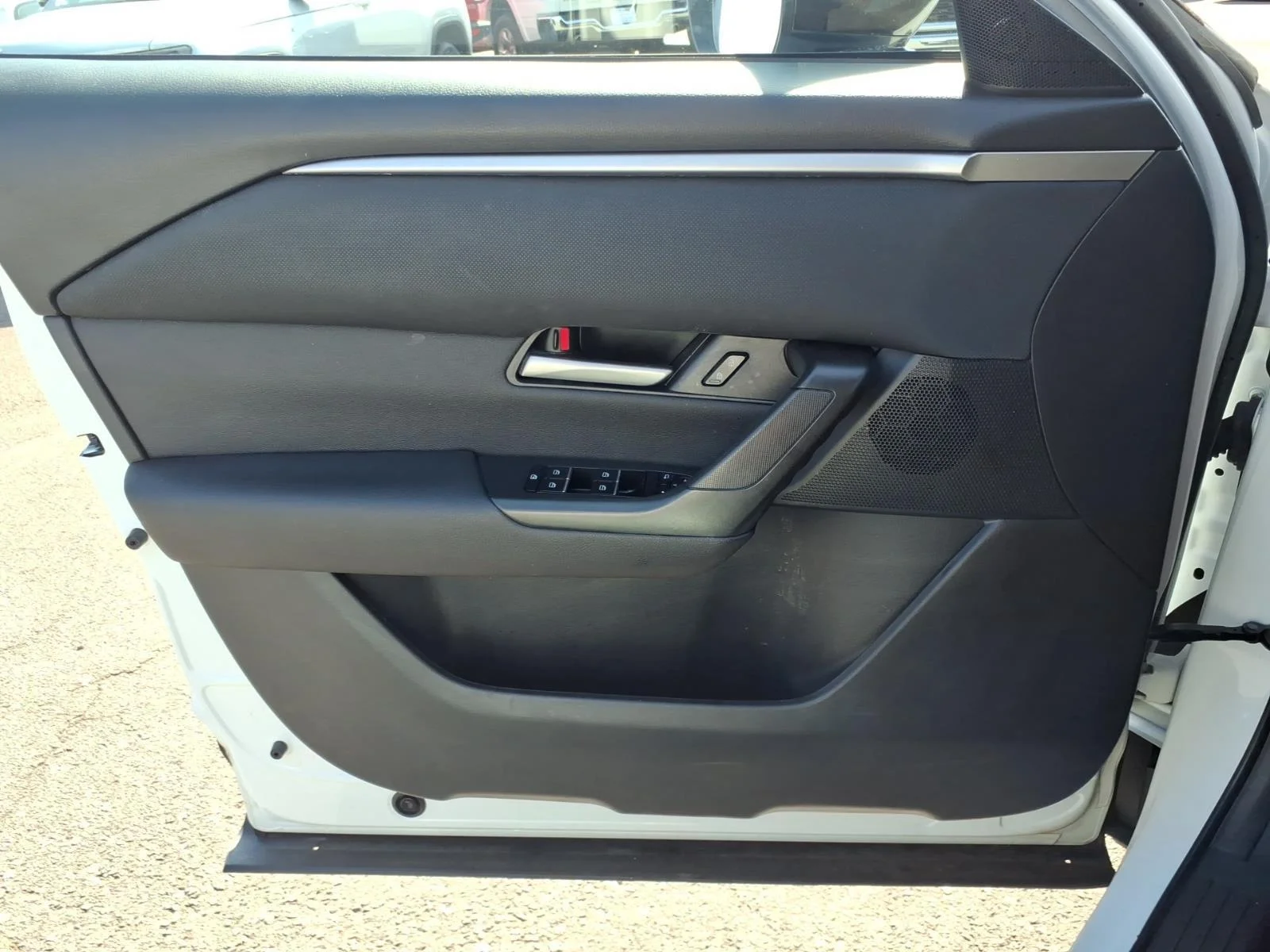 Used 2025 Wind Chill Pearl Mazda 2.5 S Preferred Package image 28