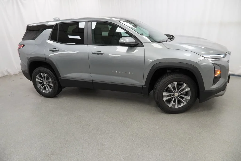 2027 Chevrolet Equinox LT - Photo 6