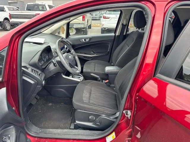 Used 2020 Red Ford SE image 14