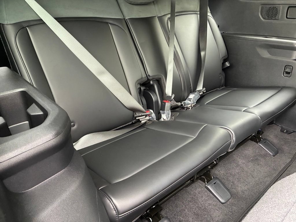 Used 2027 White Kia X-Line SX Prestige image 19