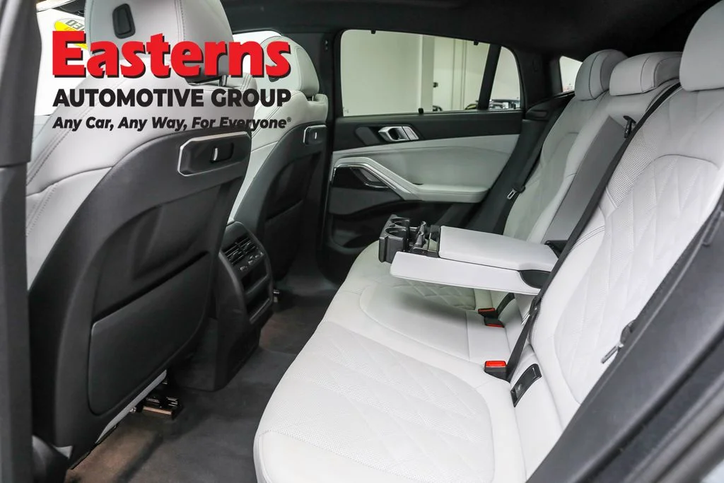 Used 2024 Gray BMW xDrive40i image 23