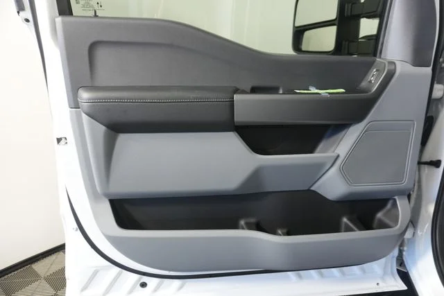 New 2026 Oxford White Ford F-250® XLT image 27