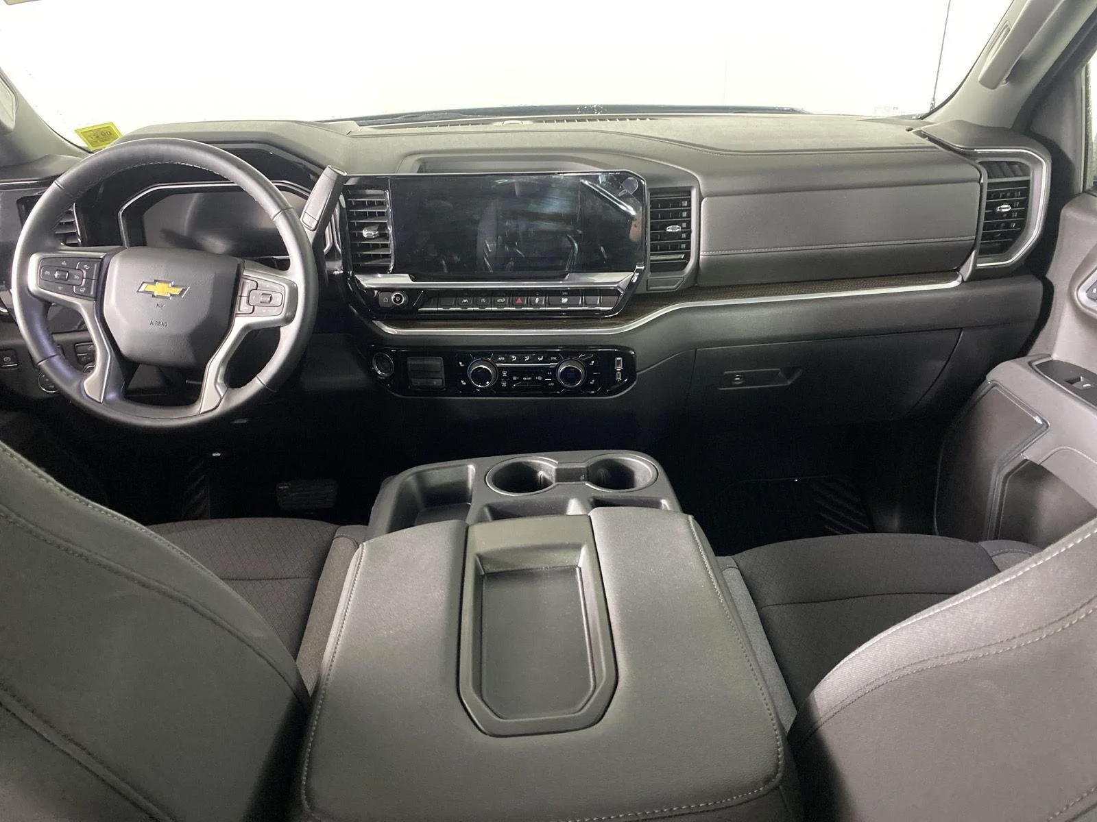 Used 2026 Sterling Gray Metallic Chevrolet LT (2FL) image 24