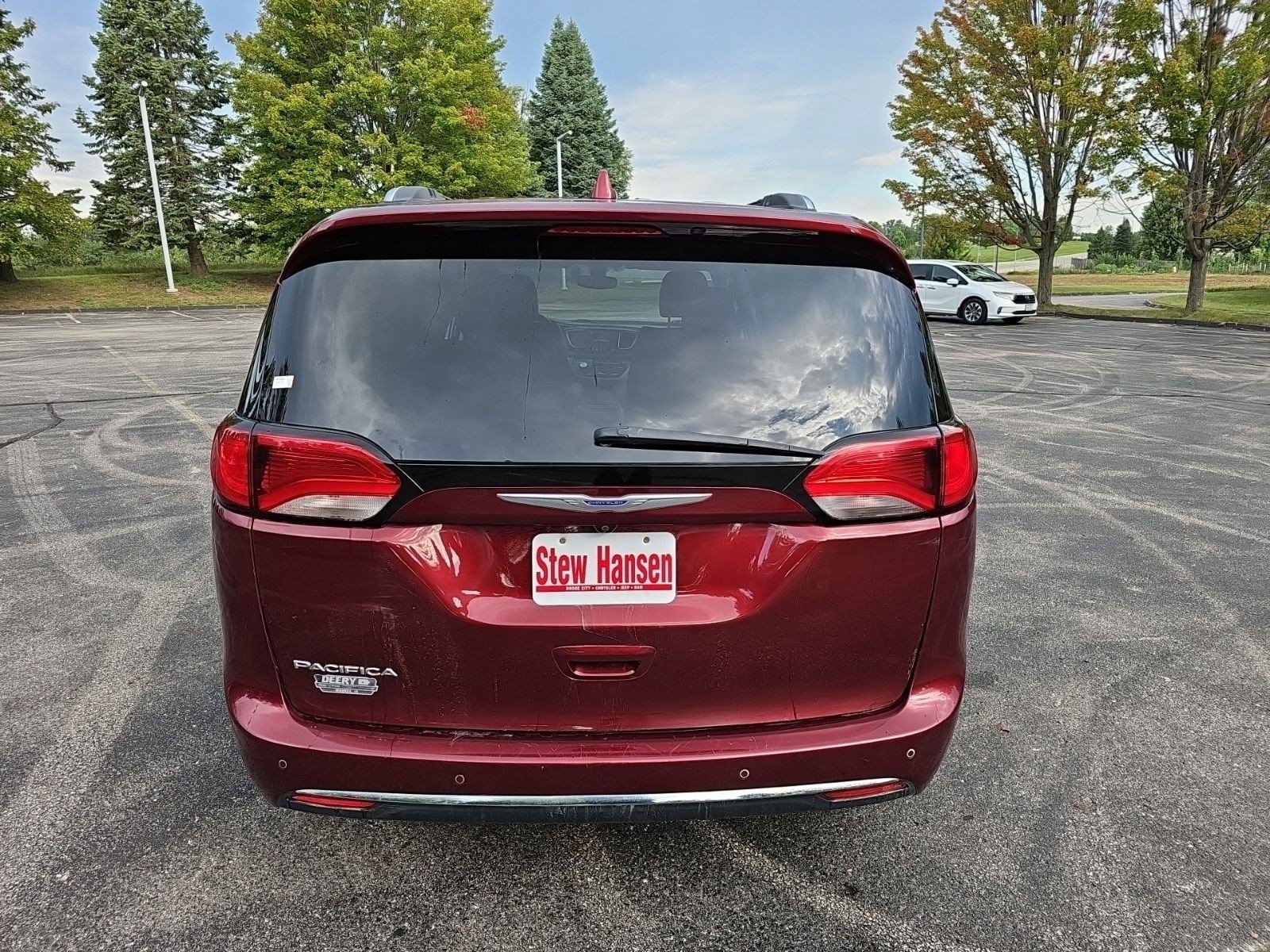 Used 2019 Velvet Red Pearlcoat Chrysler Touring L image 4